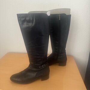 Elegant Black Knee-High Leather Boots made in Italy